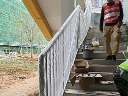 喜师傅护栏——东莞未来学校楼梯扶手护栏项目