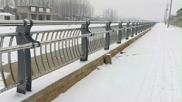 不锈钢护栏、栏杆生锈怎么办？